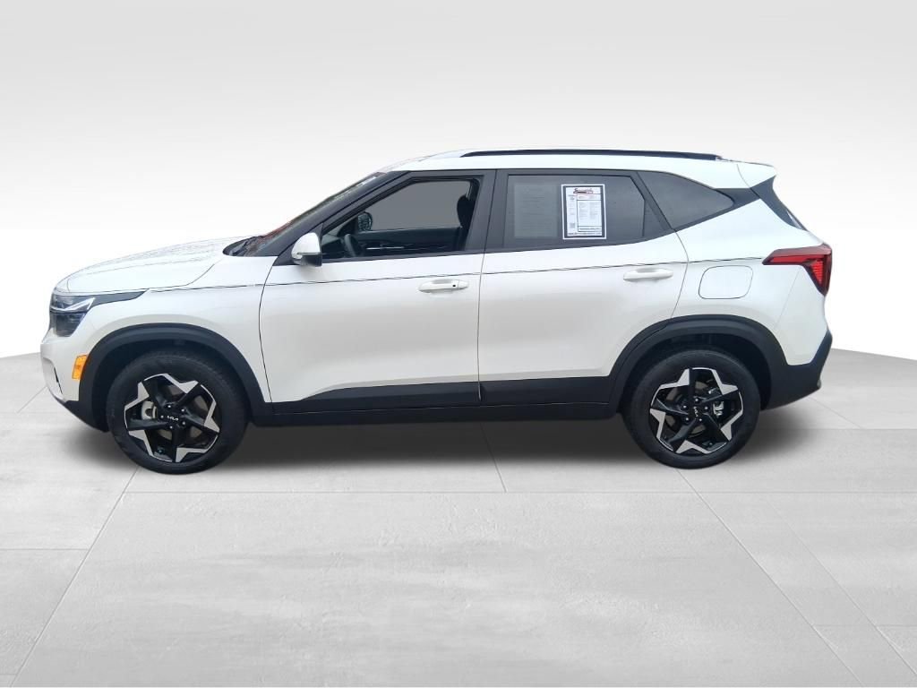 Used 2025 Kia Seltos S image 2
