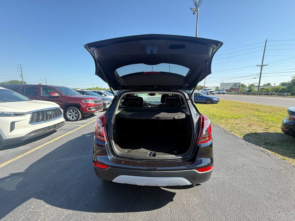 Used 2021 Buick Encore Preferred w/ Safety Package FWD image 5
