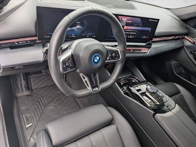 Used 2026 BMW i5 eDrive40 w/ M Sport Package RWD image 10