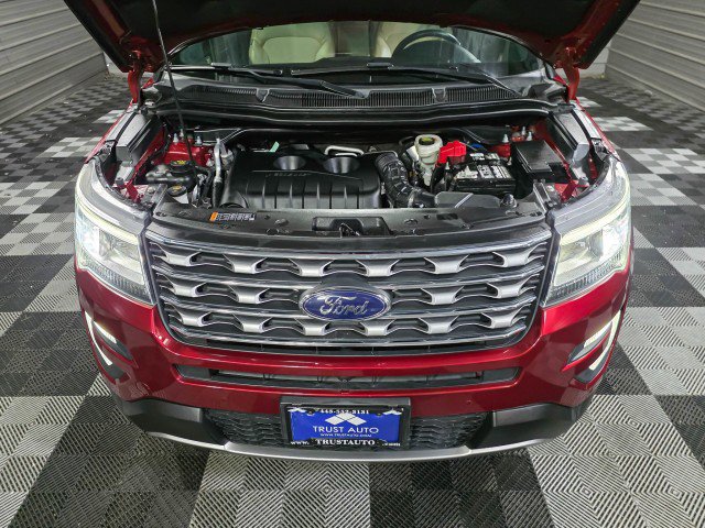 Used 2017 Ford Explorer Limited w/ Equipment Group 301A AWD/4WD image 44