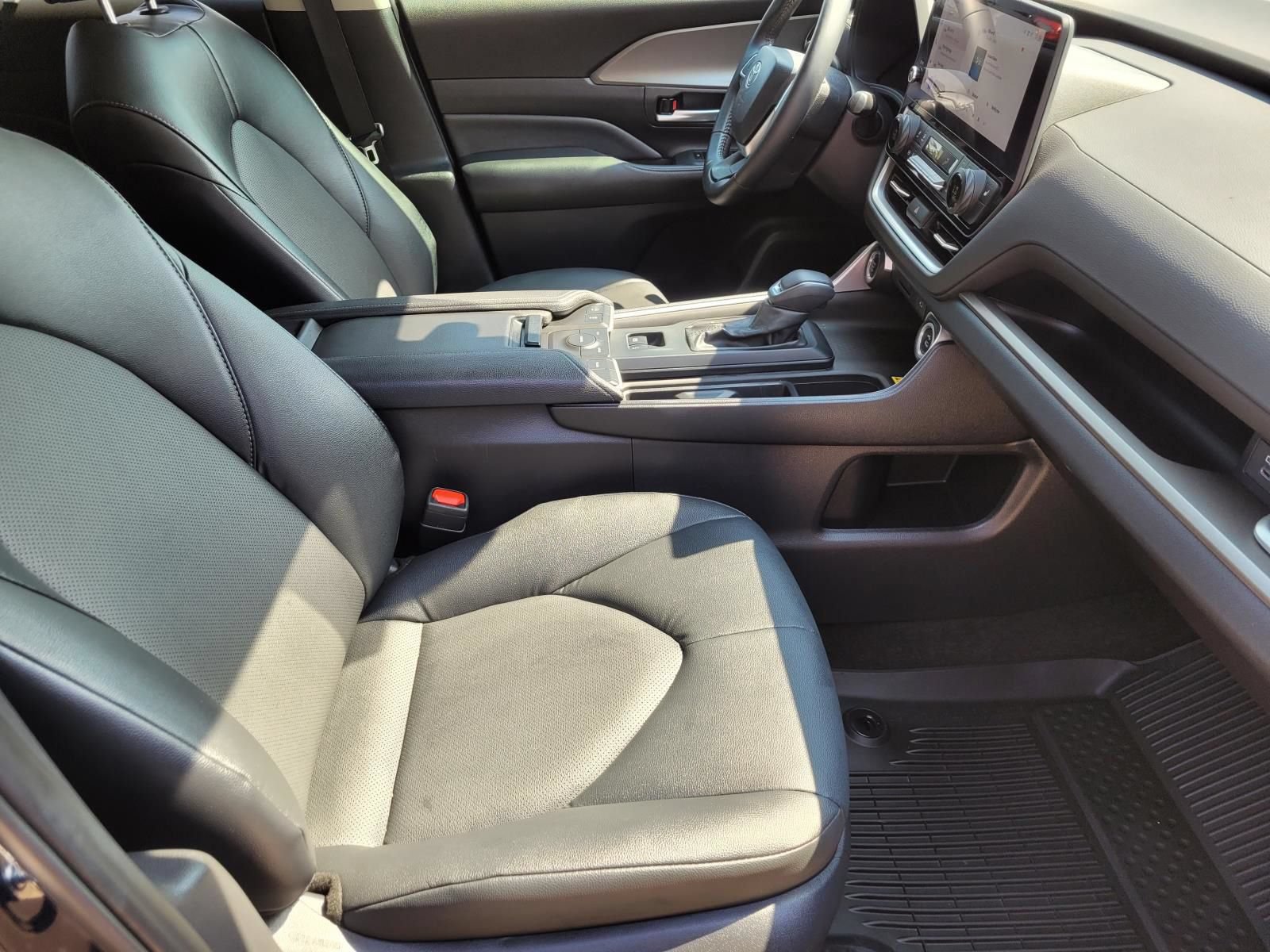 Used 2026 Toyota Grand Highlander FWD image 10