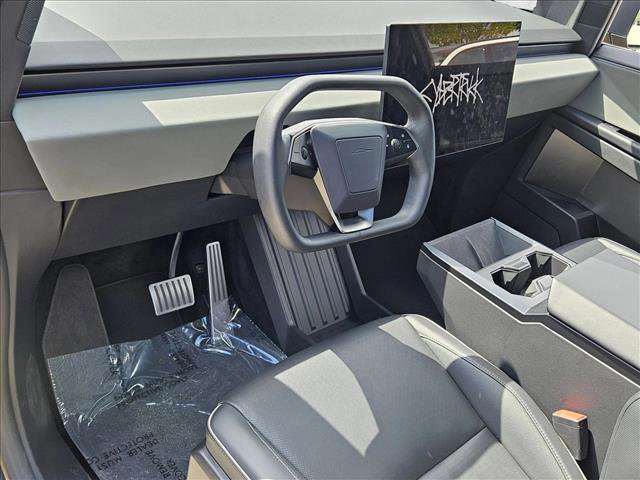 Used 2024 Tesla Cybertruck AWD Crew Cab image 10