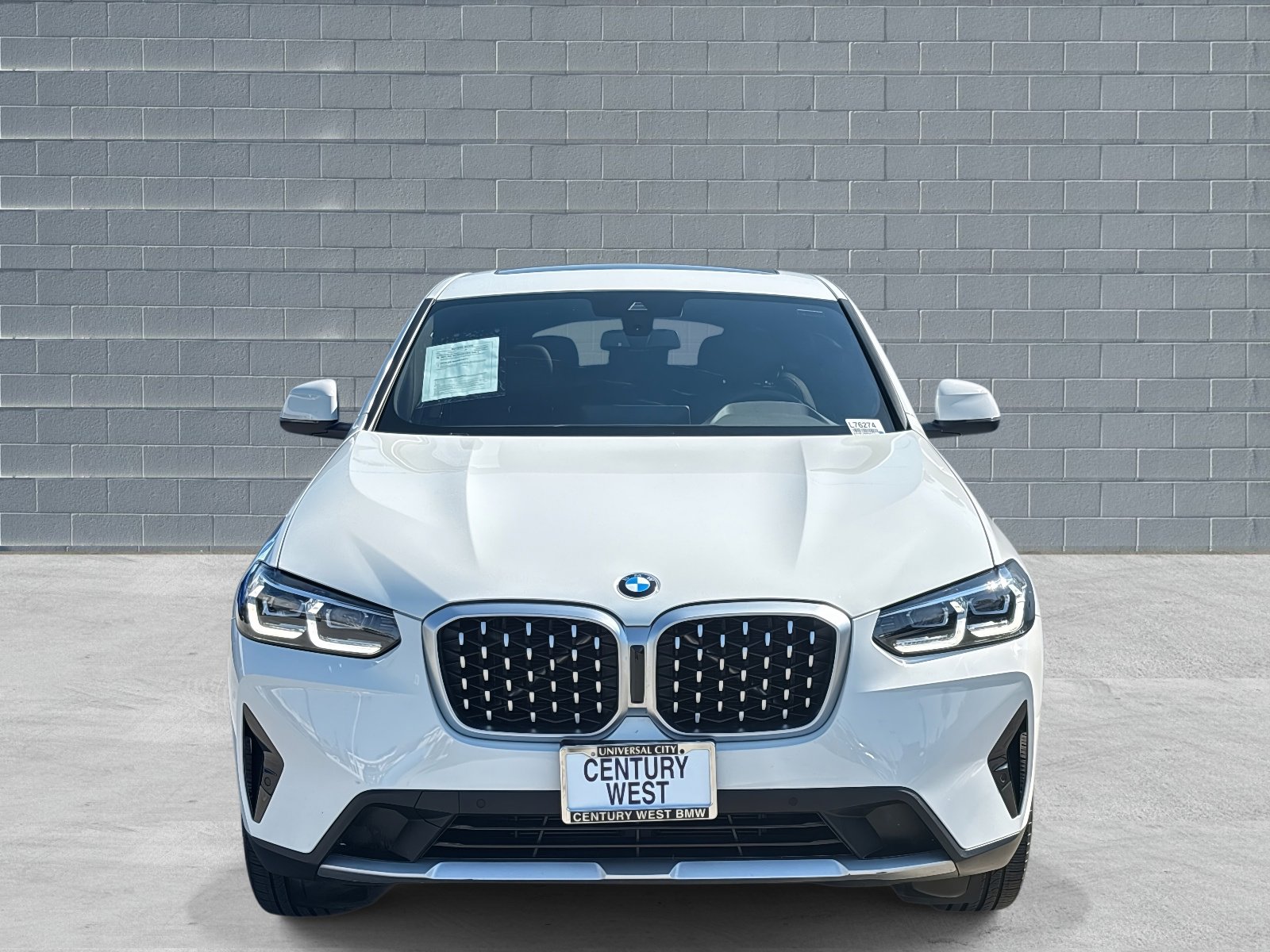 Used 2025 BMW X4 xDrive30i image 3