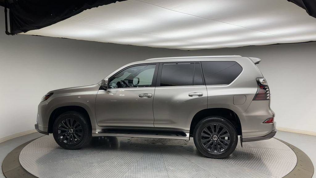 Used 2023 Lexus GX 460 Premium w/ Accessory Package AWD/4WD image 5