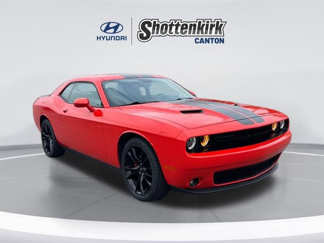 Used 2018 Dodge Challenger SXT w/ Blacktop Package image 3