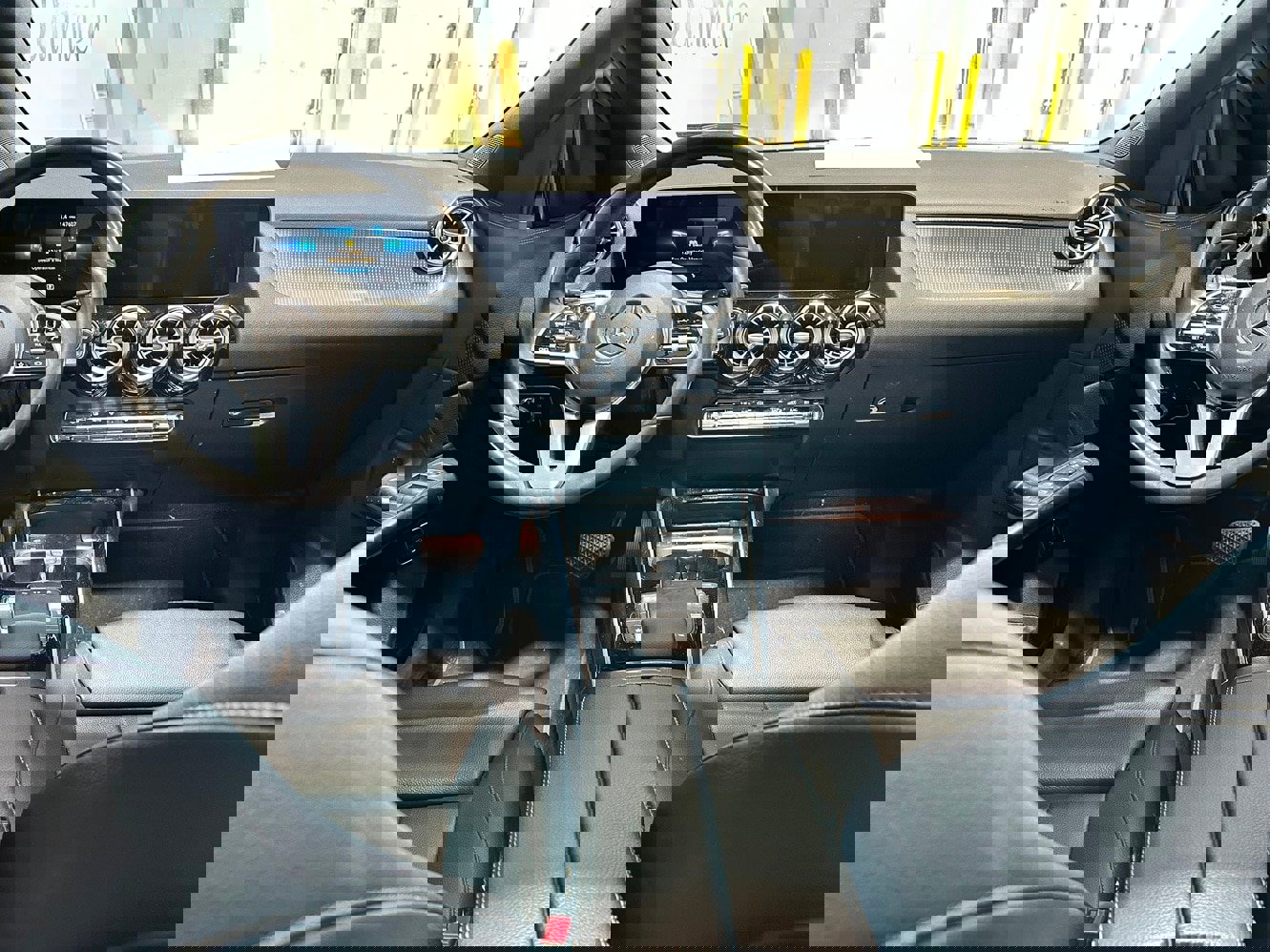 Used 2021 Mercedes-Benz GLA 250 4MATIC image 4