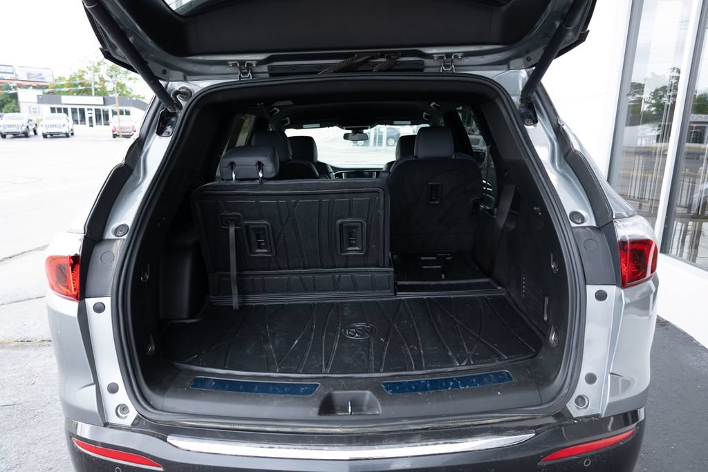 Used 2023 Buick Enclave Essence w/ Sport Touring Edition FWD image 23