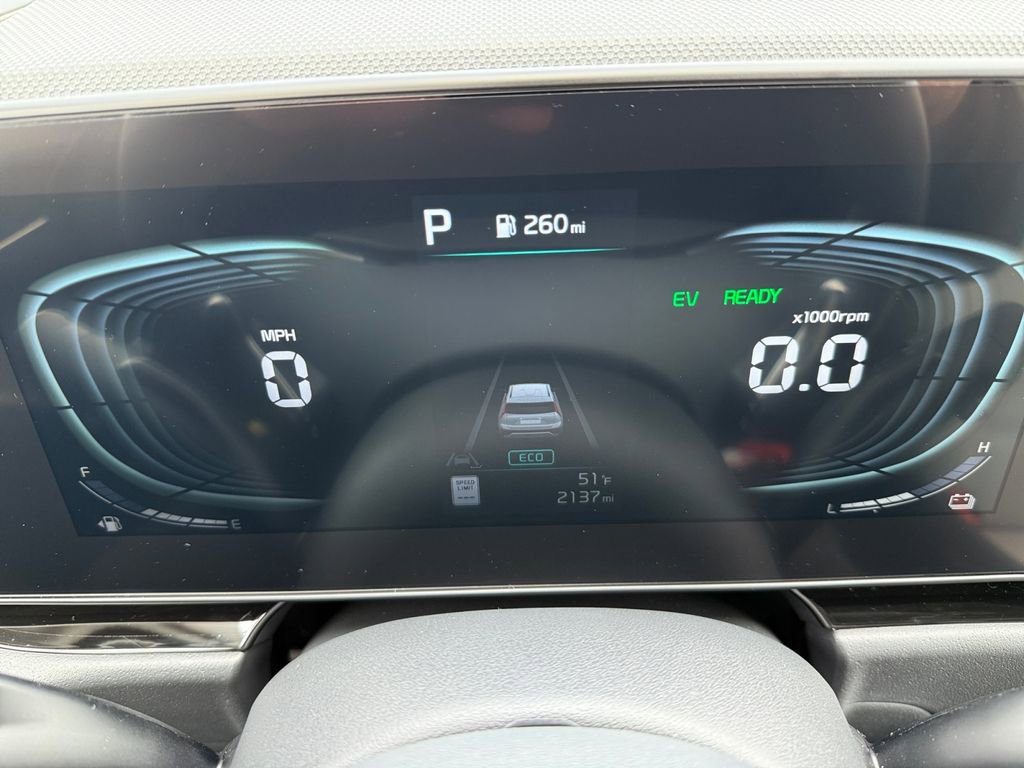 Certified 2025 Kia Niro EX Touring image 13
