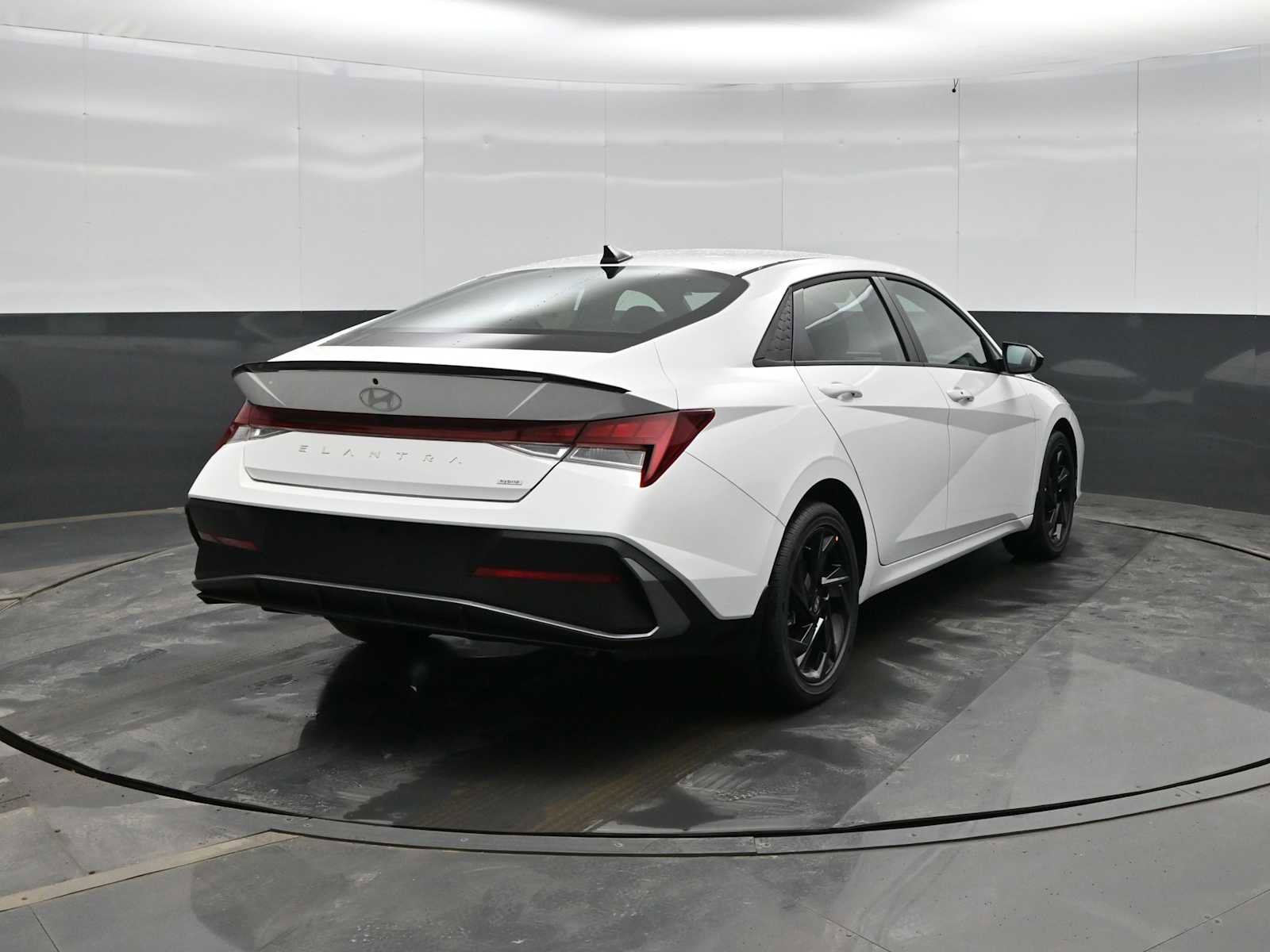 New 2026 Hyundai Elantra Sport image 7