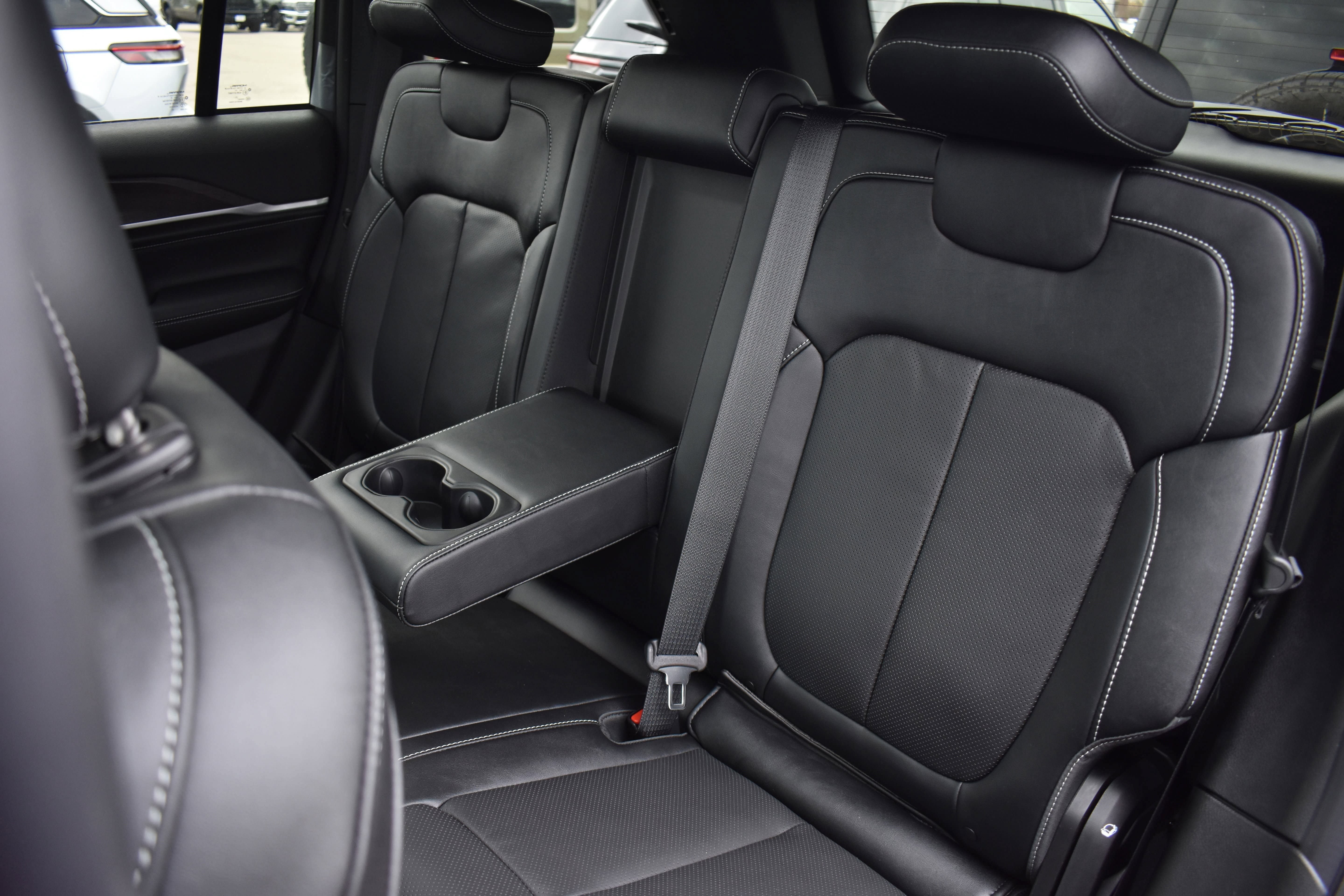New 2026 Jeep Grand Cherokee Limited Reserve AWD/4WD image 26