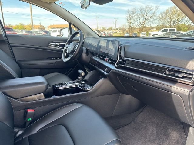Used 2025 Kia Sportage EX image 17