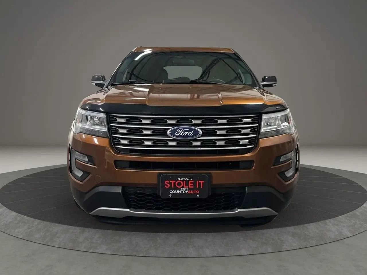 Used 2017 Ford Explorer XLT image 7