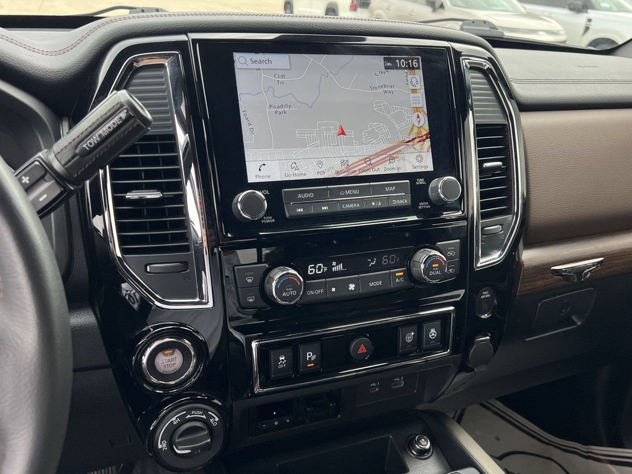 Used 2024 Nissan Titan Platinum Reserve w/ Moonroof Package AWD/4WD image 18