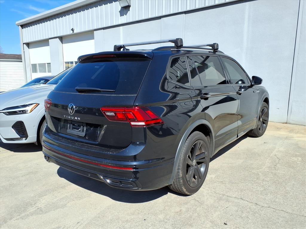 Used 2024 Volkswagen Tiguan SE R-Line image 4