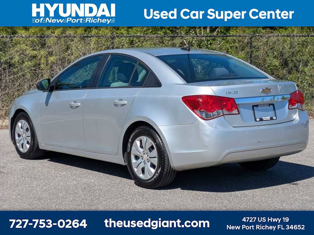 Used 2014 Chevrolet Cruze LS image 3