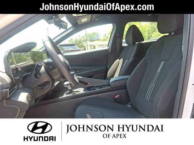 Certified 2025 Hyundai Elantra SEL FWD image 12