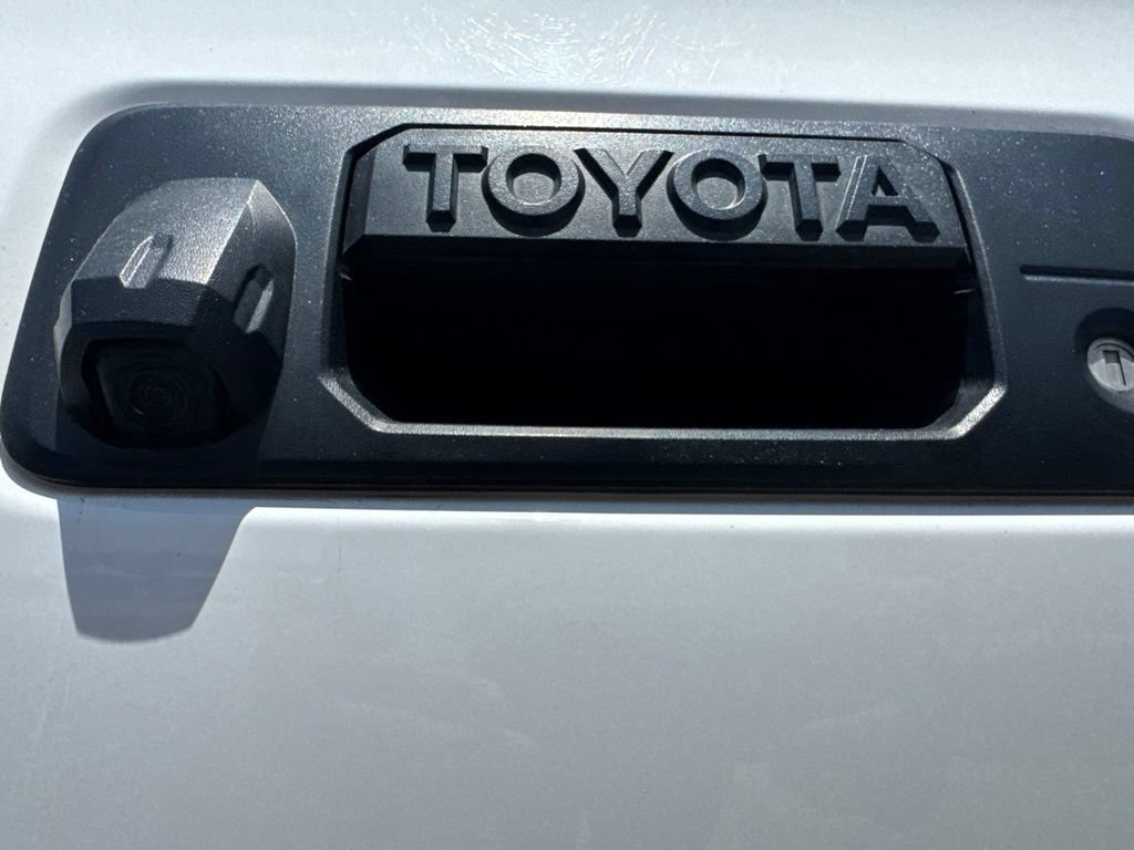 Used 2019 Toyota Tacoma Limited AWD/4WD image 5