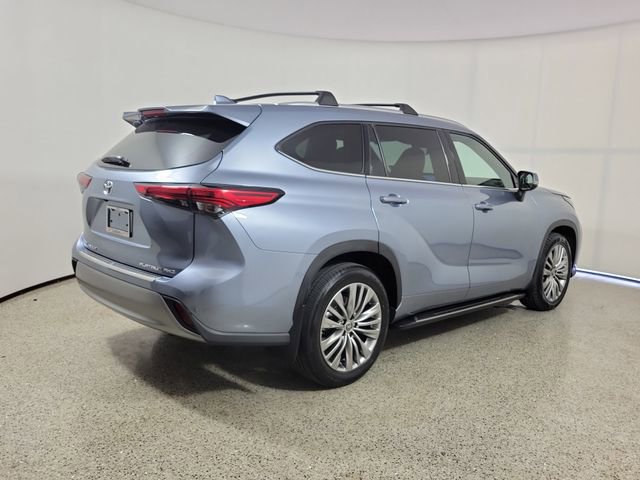 Used 2022 Toyota Highlander Platinum AWD/4WD image 5