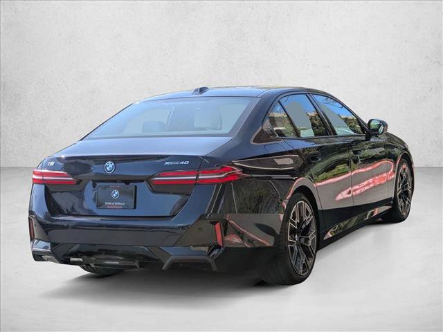 Used 2026 BMW i5 eDrive40 AWD/4WD image 2