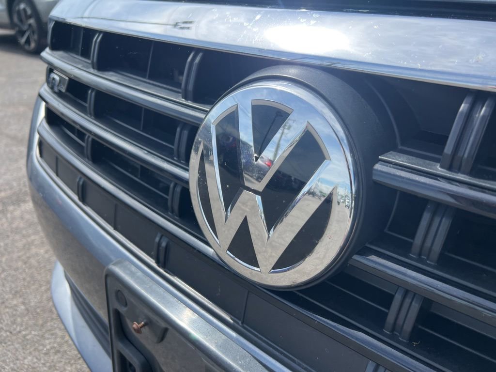 Used 2021 Volkswagen Jetta R-Line w/ R-Line Cold Weather Package FWD image 30