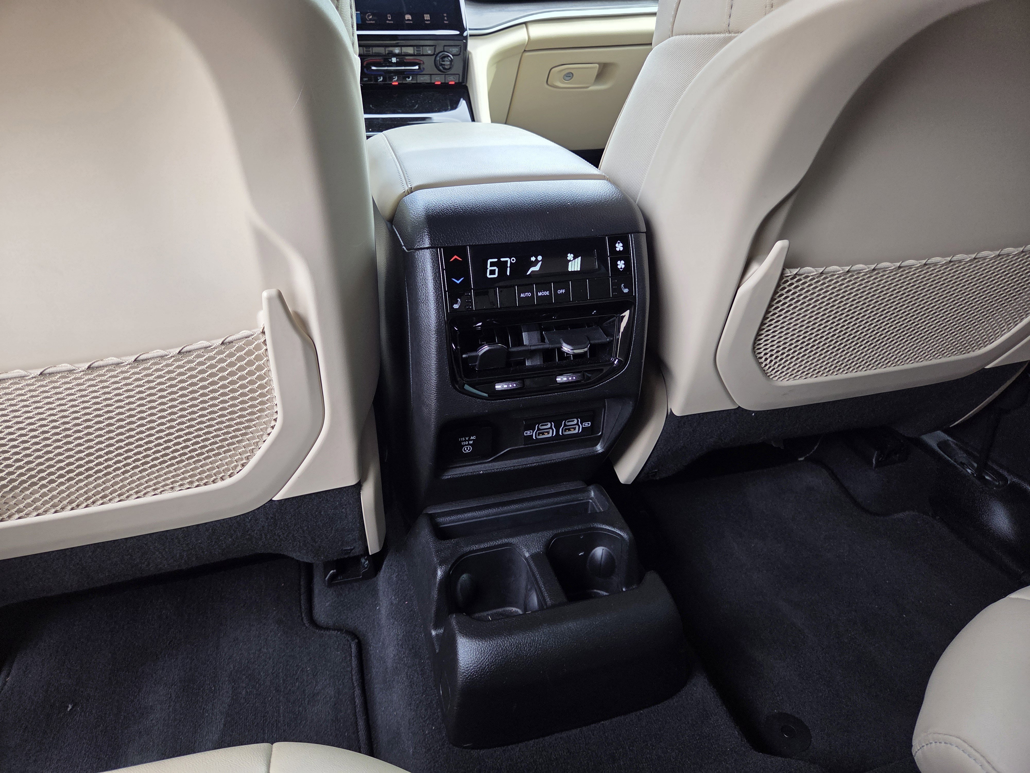 Used 2024 Jeep Grand Cherokee L Limited w/ Black Appearance Package image 20