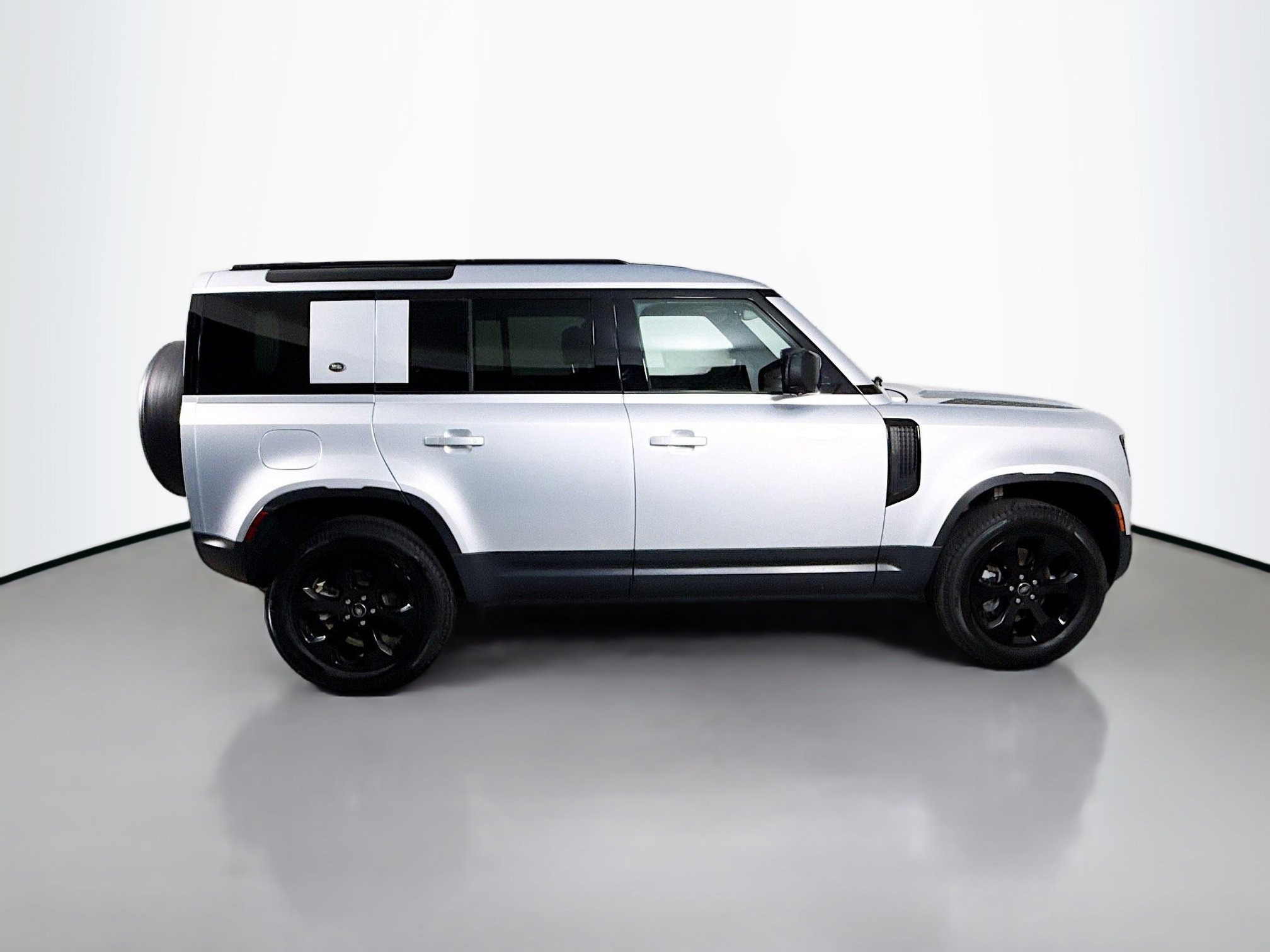 Used 2023 Land Rover Defender 110 S image 11