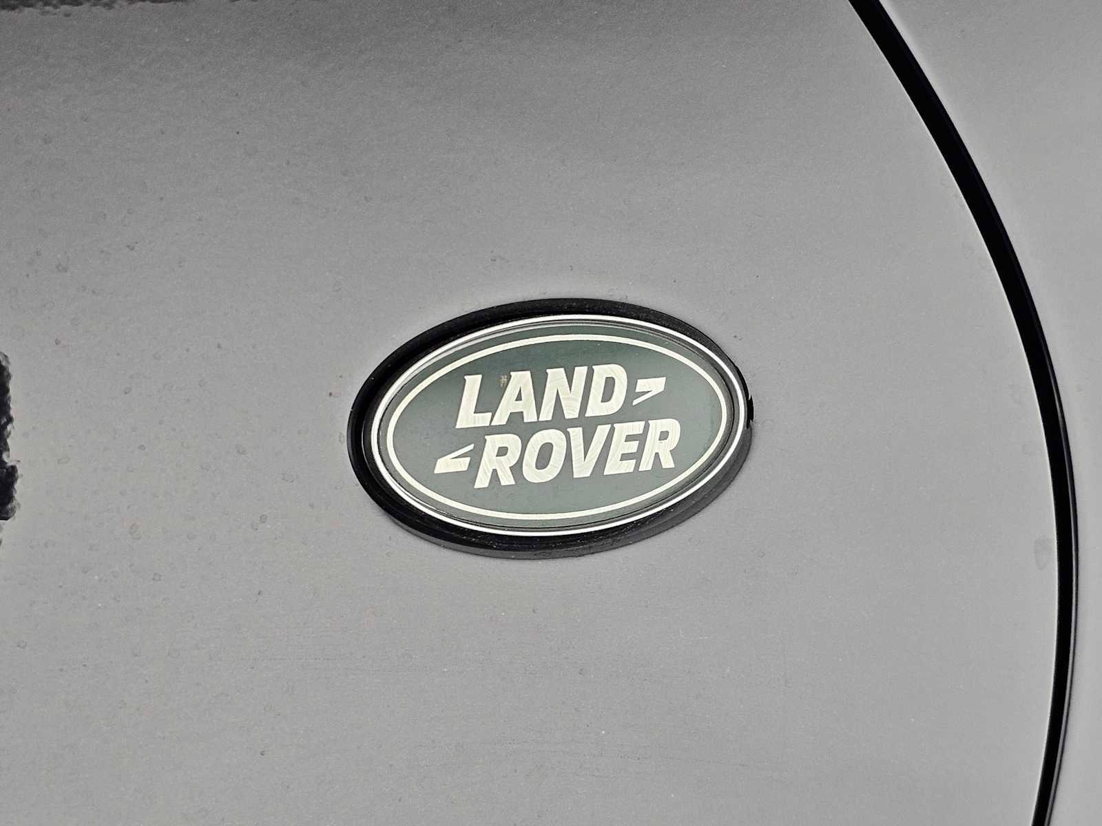 Used 2024 Land Rover Discovery Metropolitan Edition image 13