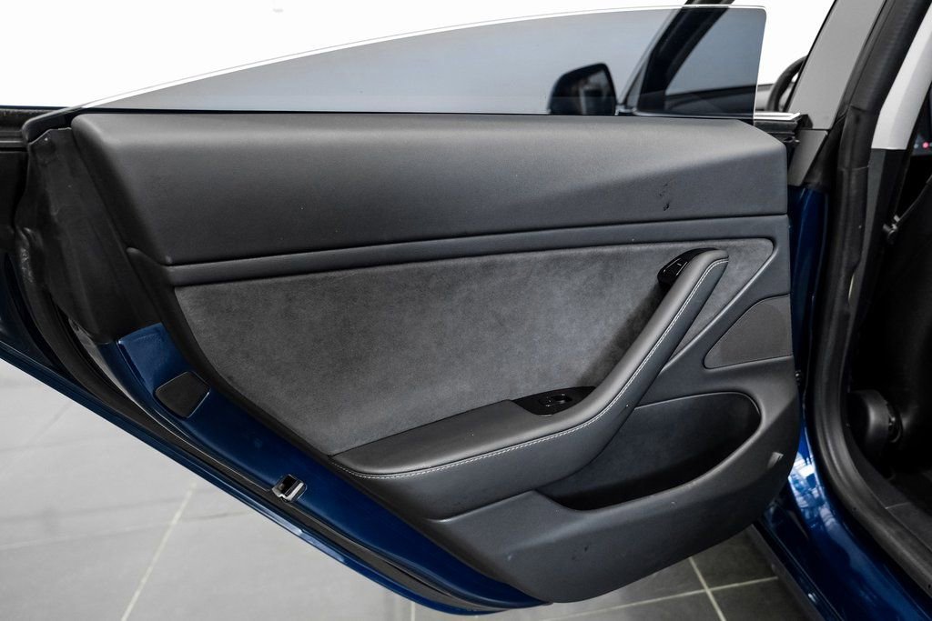 Used 2018 Tesla Model 3 Long Range image 41