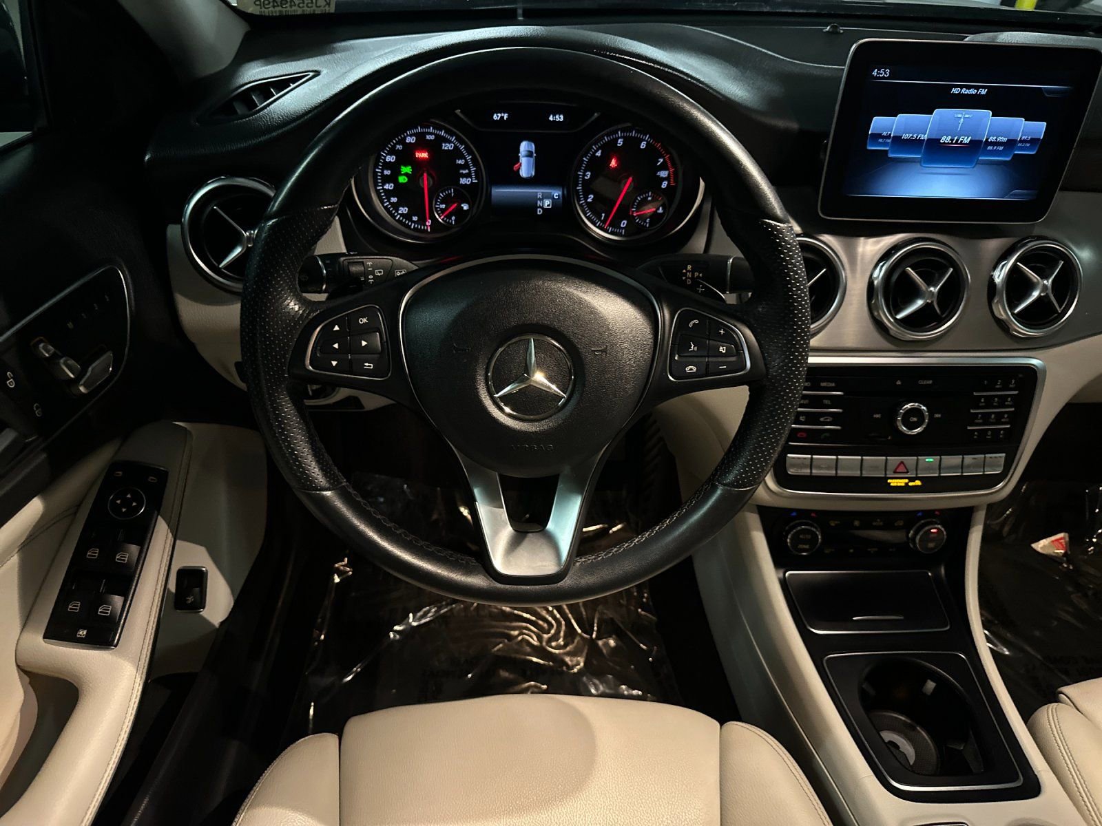 Used 2019 Mercedes-Benz GLA 250 4MATIC w/ Premium Package image 18