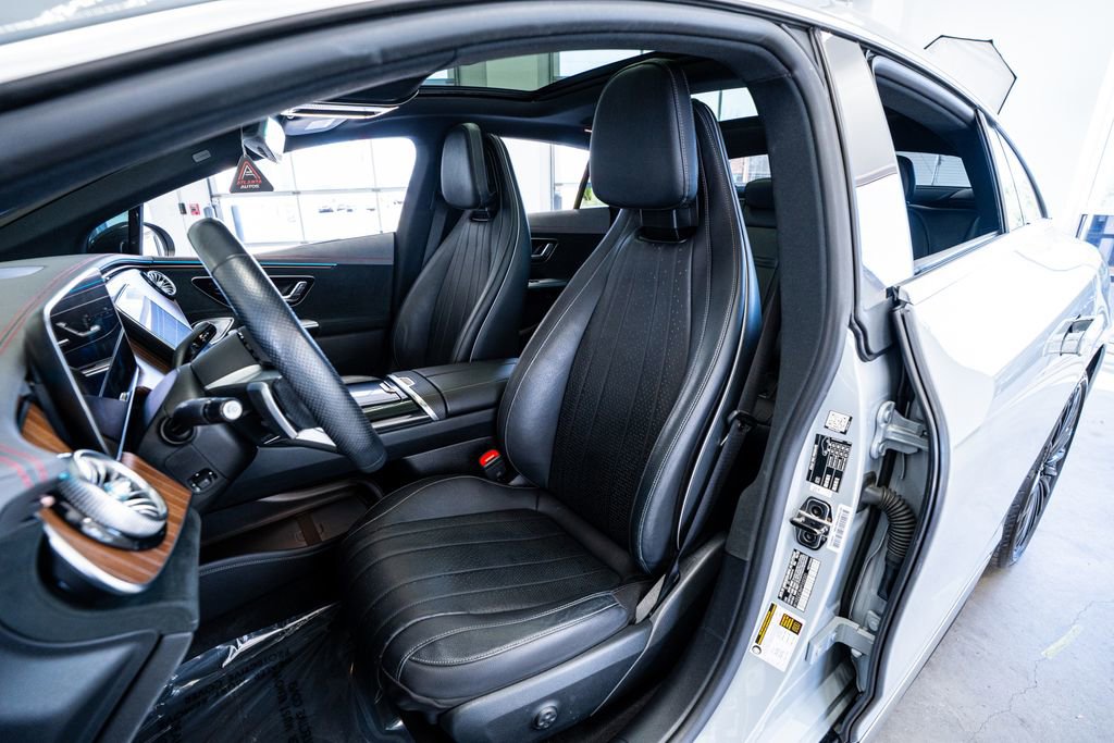 Used 2023 Mercedes-Benz EQE 500 4MATIC Sedan image 36