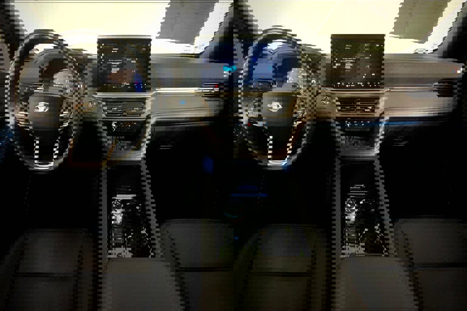 Used 2025 Ford Explorer Platinum w/ LUX Leather Package image 15