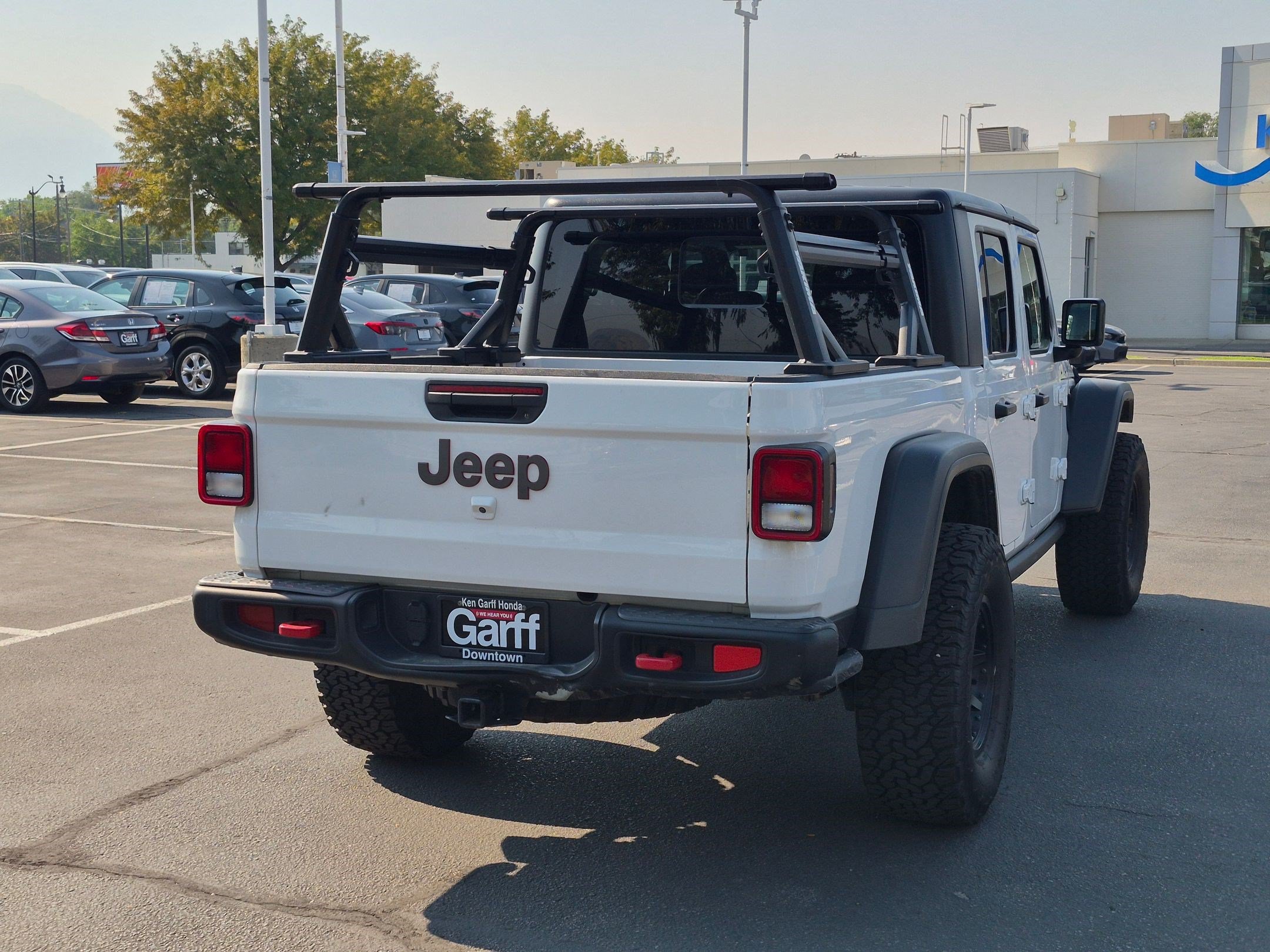 Used 2023 Jeep Gladiator Rubicon w/ Cold Weather Group AWD/4WD image 3