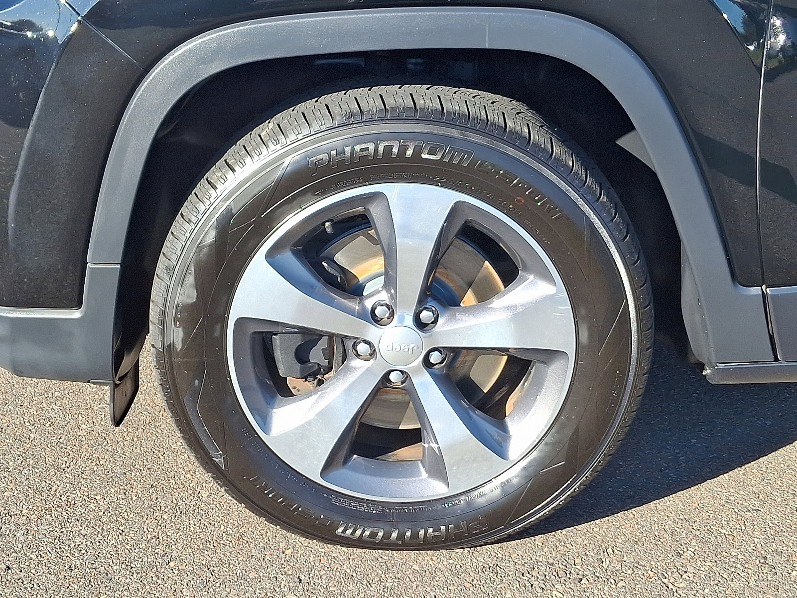 Used 2019 Jeep Cherokee Limited image 8