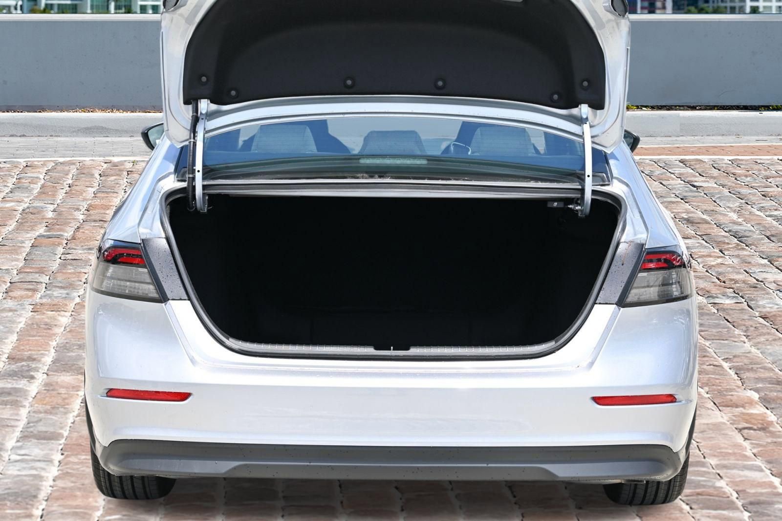 New 2026 Honda Accord LX image 9