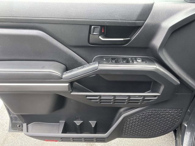 Used 2024 Toyota Tacoma SR5 AWD/4WD image 17