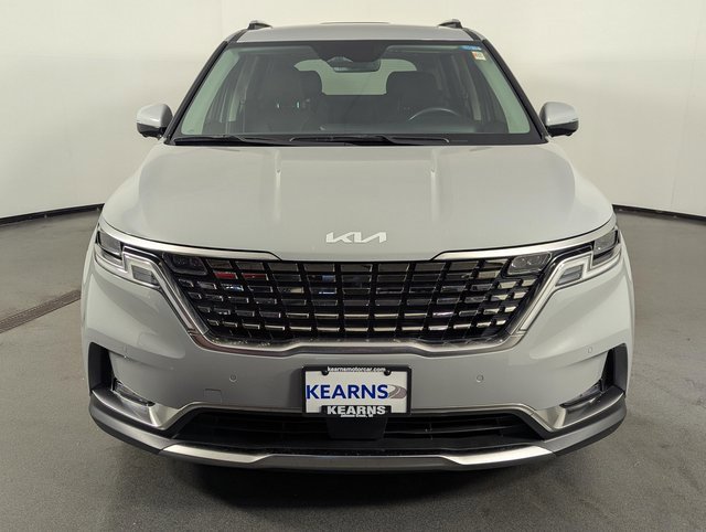 Used 2024 Kia Carnival SX Prestige image 3