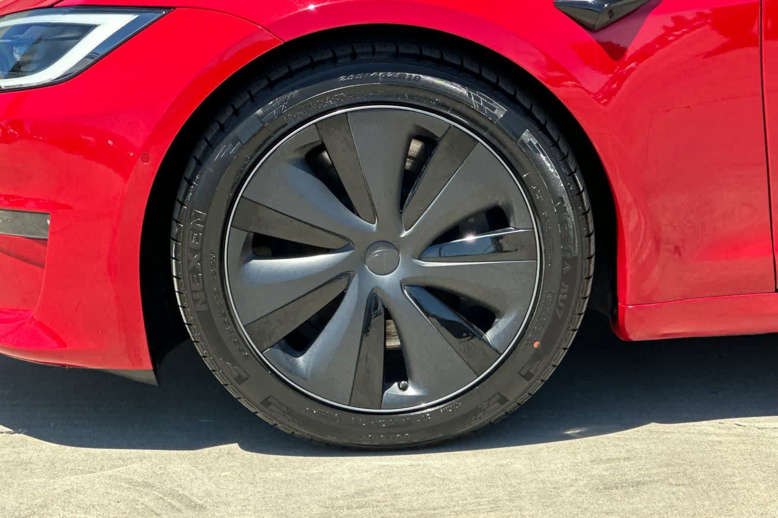 Used 2022 Tesla Model S AWD/4WD image 34