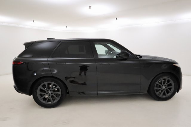 Used 2024 Land Rover Range Rover Sport Dynamic SE image 2