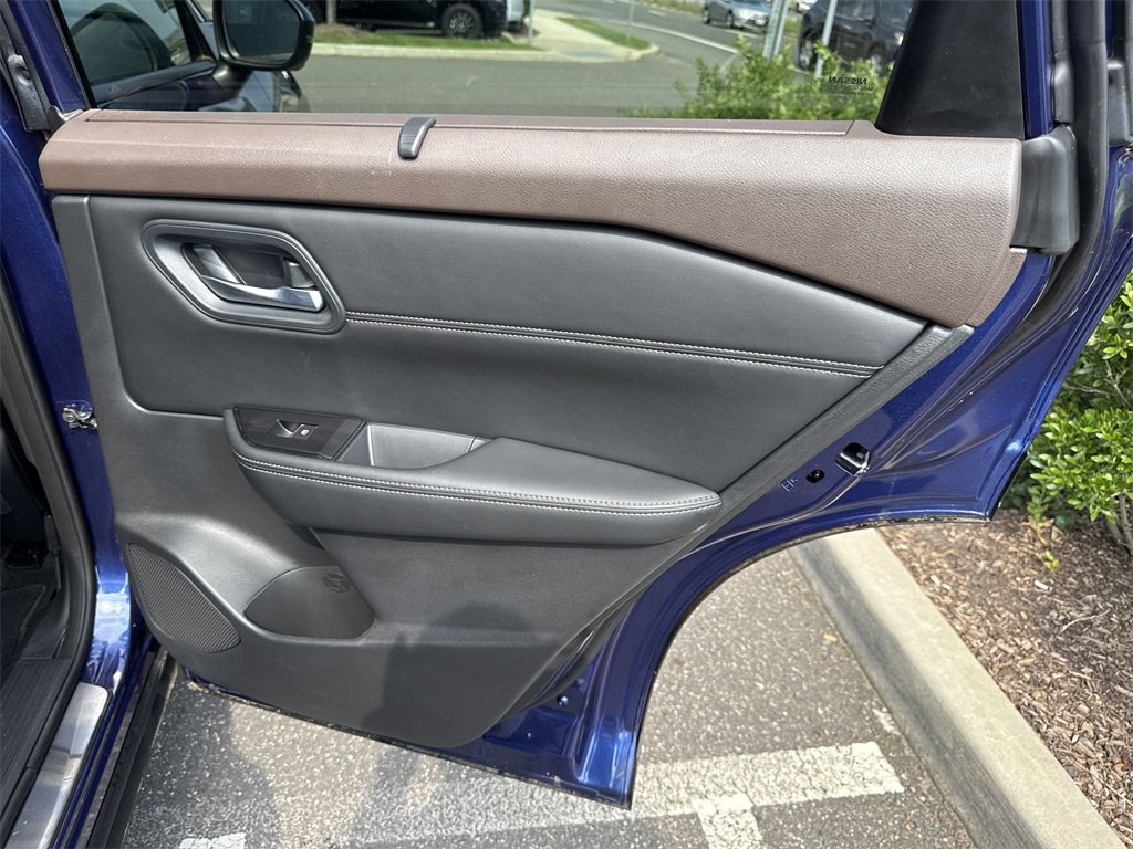 Certified 2023 Nissan Rogue SL w/ SL Premium Package image 30