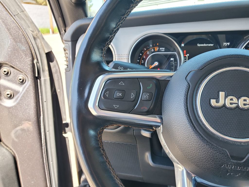 Used 2021 Jeep Gladiator Overland AWD/4WD image 17
