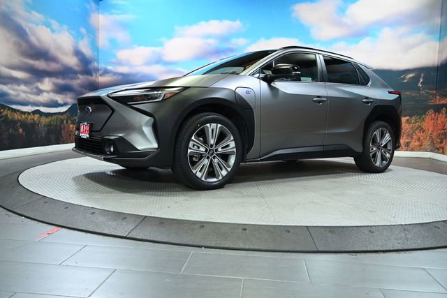 Used 2023 Subaru Solterra Limited image 4