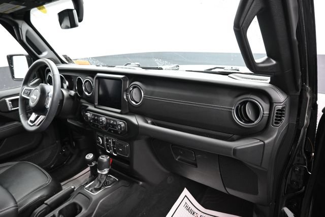Used 2023 Jeep Wrangler Unlimited Sahara w/ Cold Weather Group AWD/4WD image 10