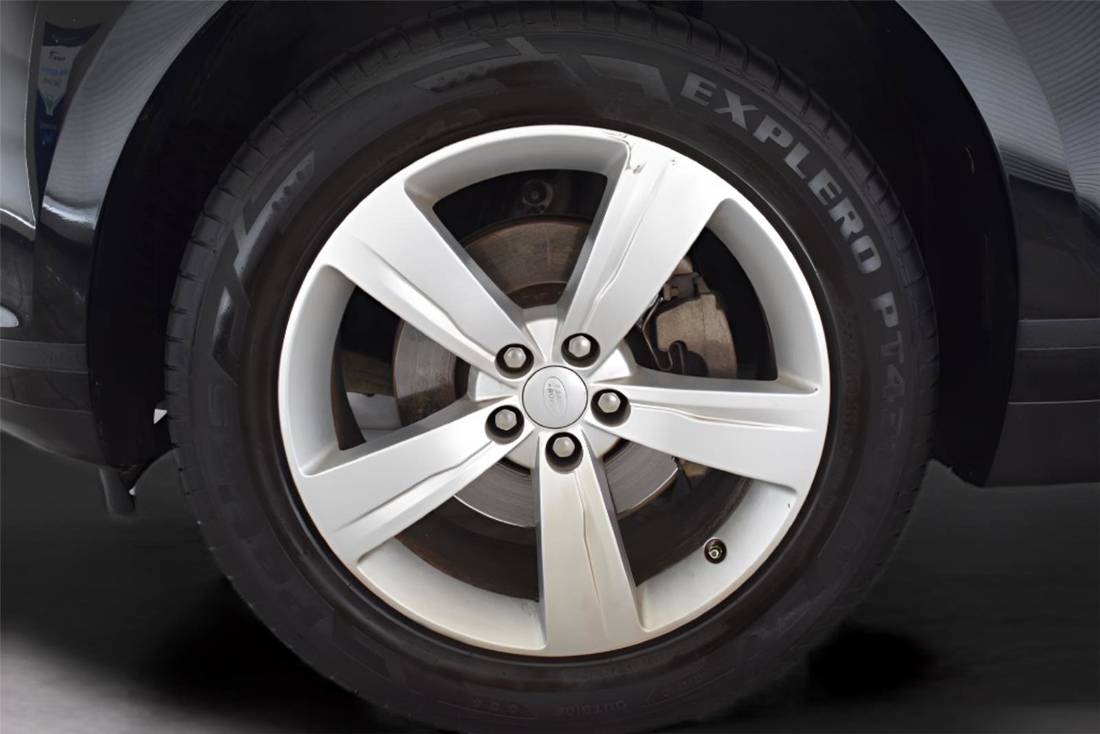 Used 2019 Land Rover Range Rover Velar S AWD/4WD image 34