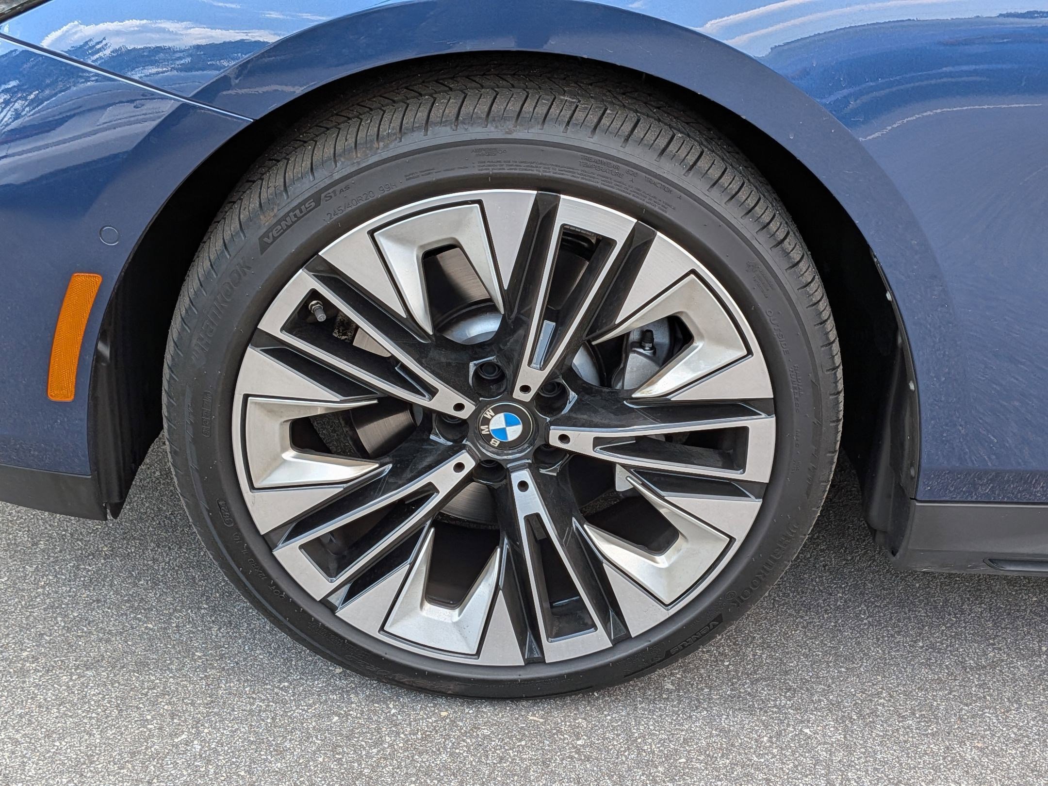 Used 2025 BMW 530i RWD image 10