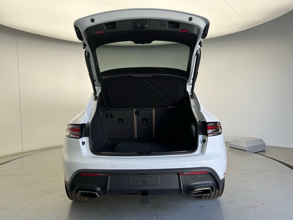 Used 2026 Porsche Macan AWD/4WD image 20