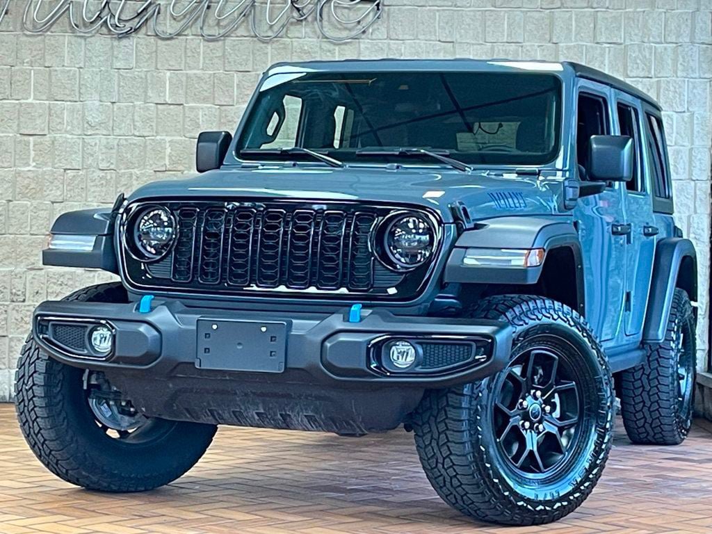 Used 2024 Jeep Wrangler Unlimited AWD/4WD image 2