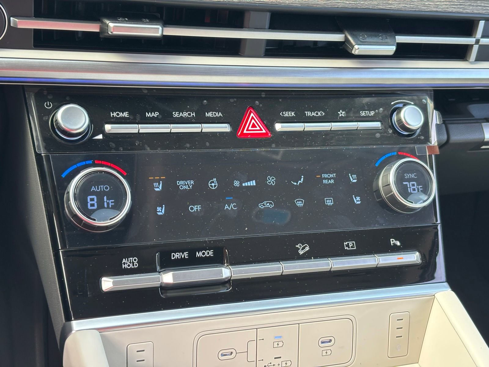 New 2026 Hyundai Santa Fe Limited FWD image 21