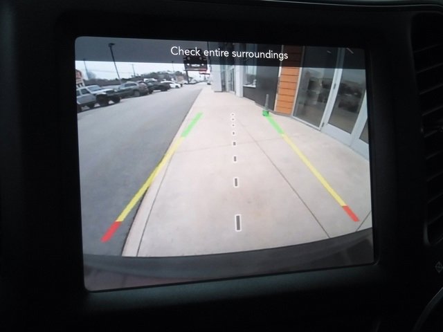 Used 2020 Jeep Cherokee Trailhawk w/ Cold Weather Group image 29