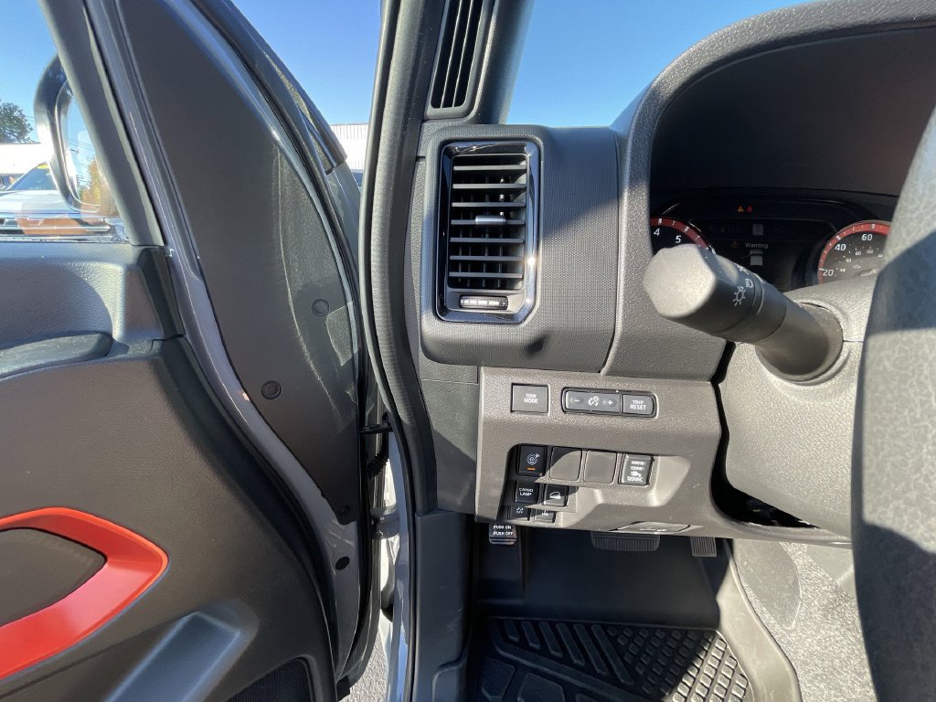 Used 2024 Nissan Frontier PRO-4X w/ Pro Premium Package AWD/4WD image 18