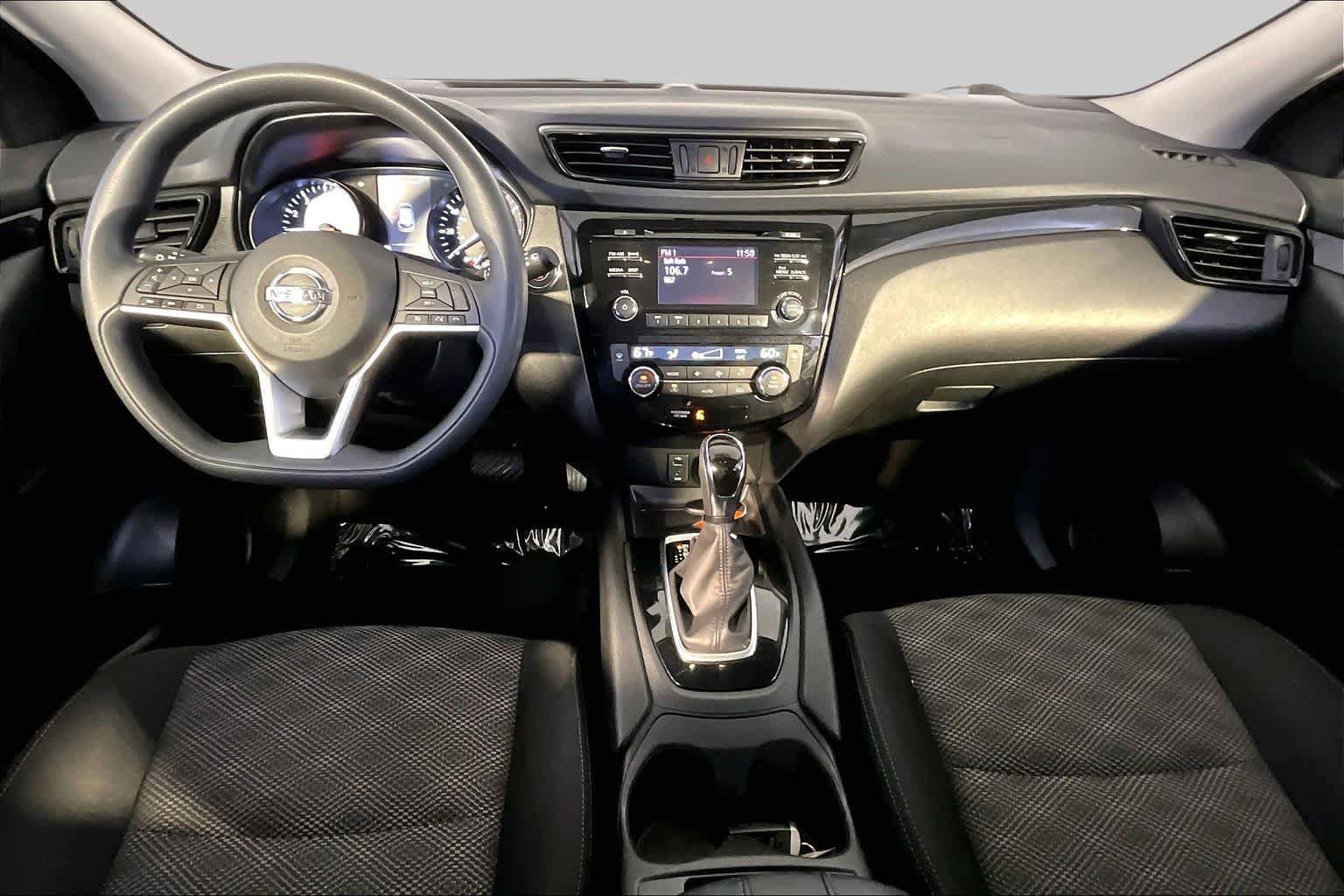 Used 2017 Nissan Rogue Sport SV AWD/4WD image 16